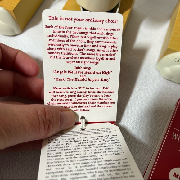 Hallmark Wireless Children's Angel Choir figurines, collectible.2012 - Picture 5 of 9